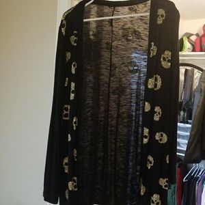 Day trip cardigan with skulls
